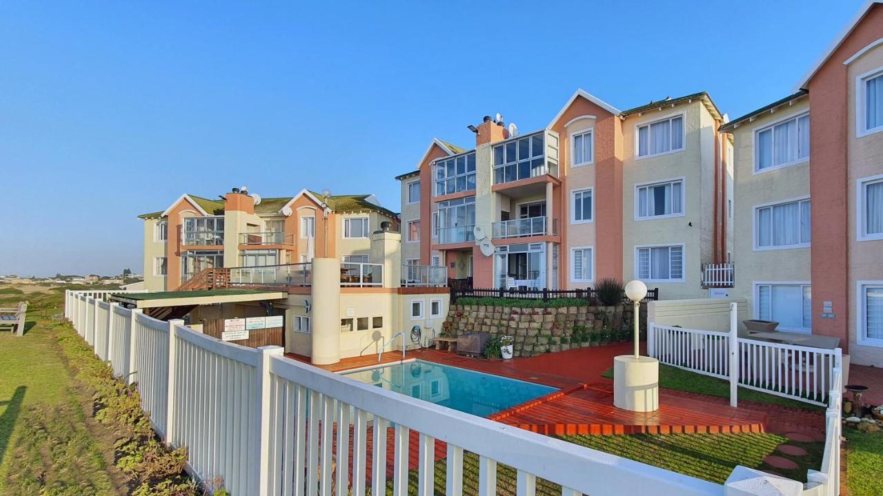 Family Beach Escape: Fully-Equipped 6 Sleeper Apartment Jeffreys Bay Exterior photo