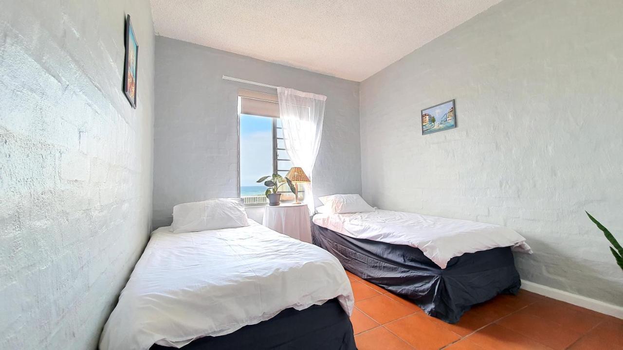 Family Beach Escape: Fully-Equipped 6 Sleeper Apartment Jeffreys Bay Exterior photo