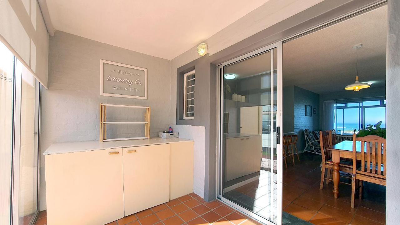 Family Beach Escape: Fully-Equipped 6 Sleeper Apartment Jeffreys Bay Exterior photo