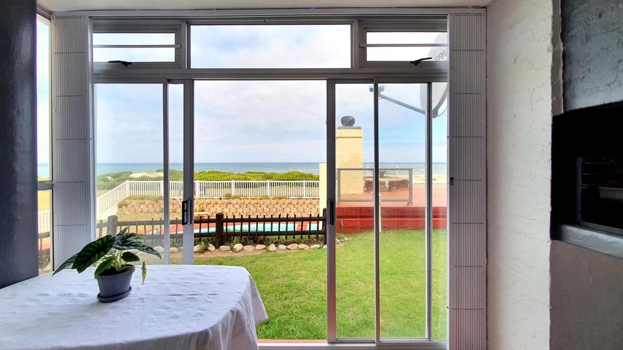 Family Beach Escape: Fully-Equipped 6 Sleeper Apartment Jeffreys Bay Exterior photo